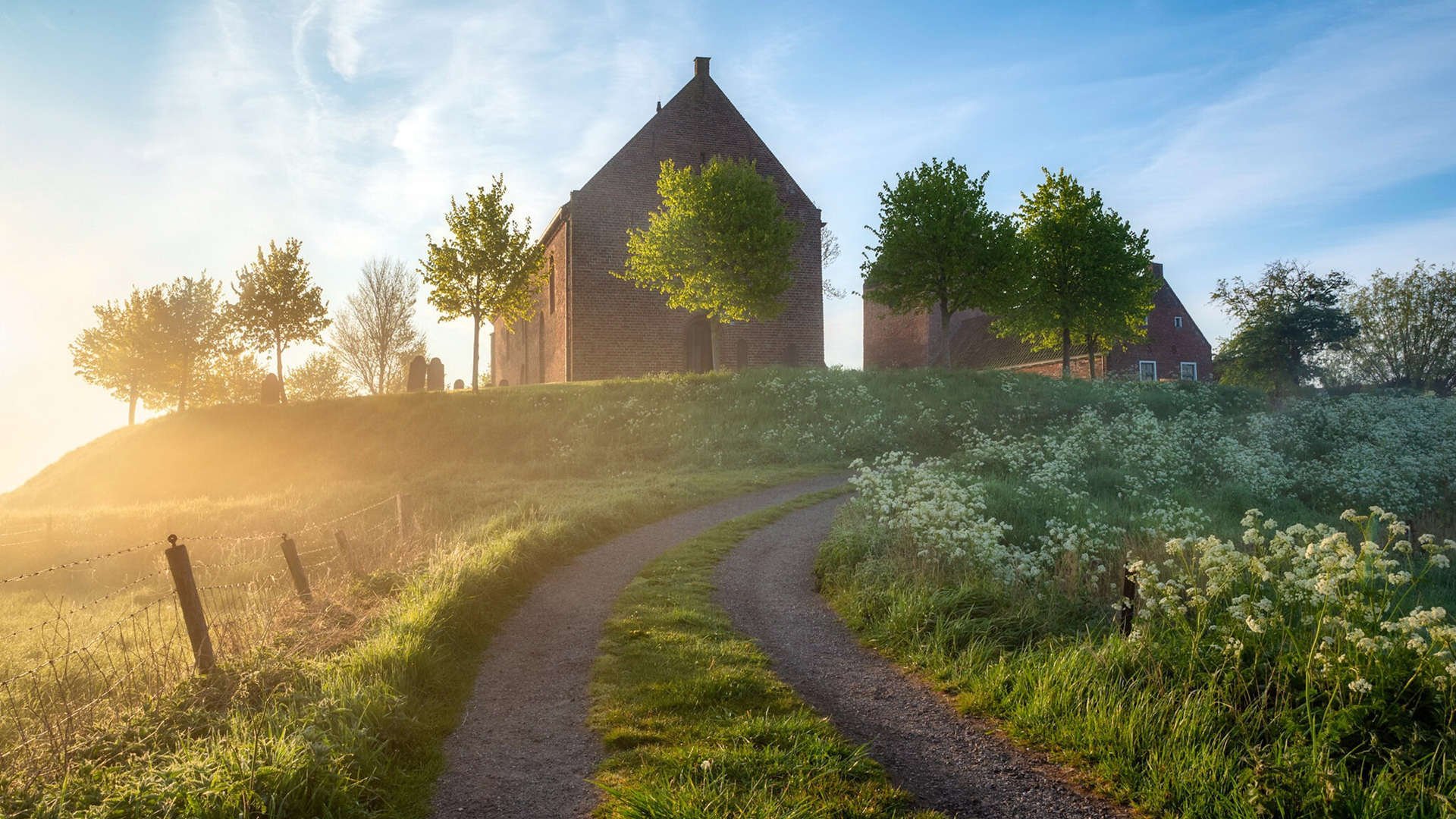 篮球联赛季后赛争夺战火热,篮球比赛季后赛